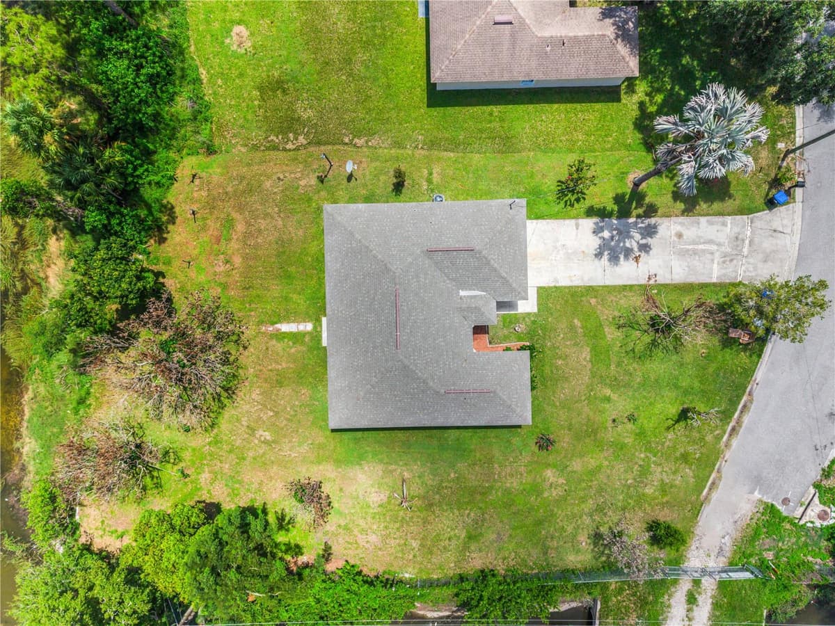 201 RONNIE CIRCLE — photo 7 of 42