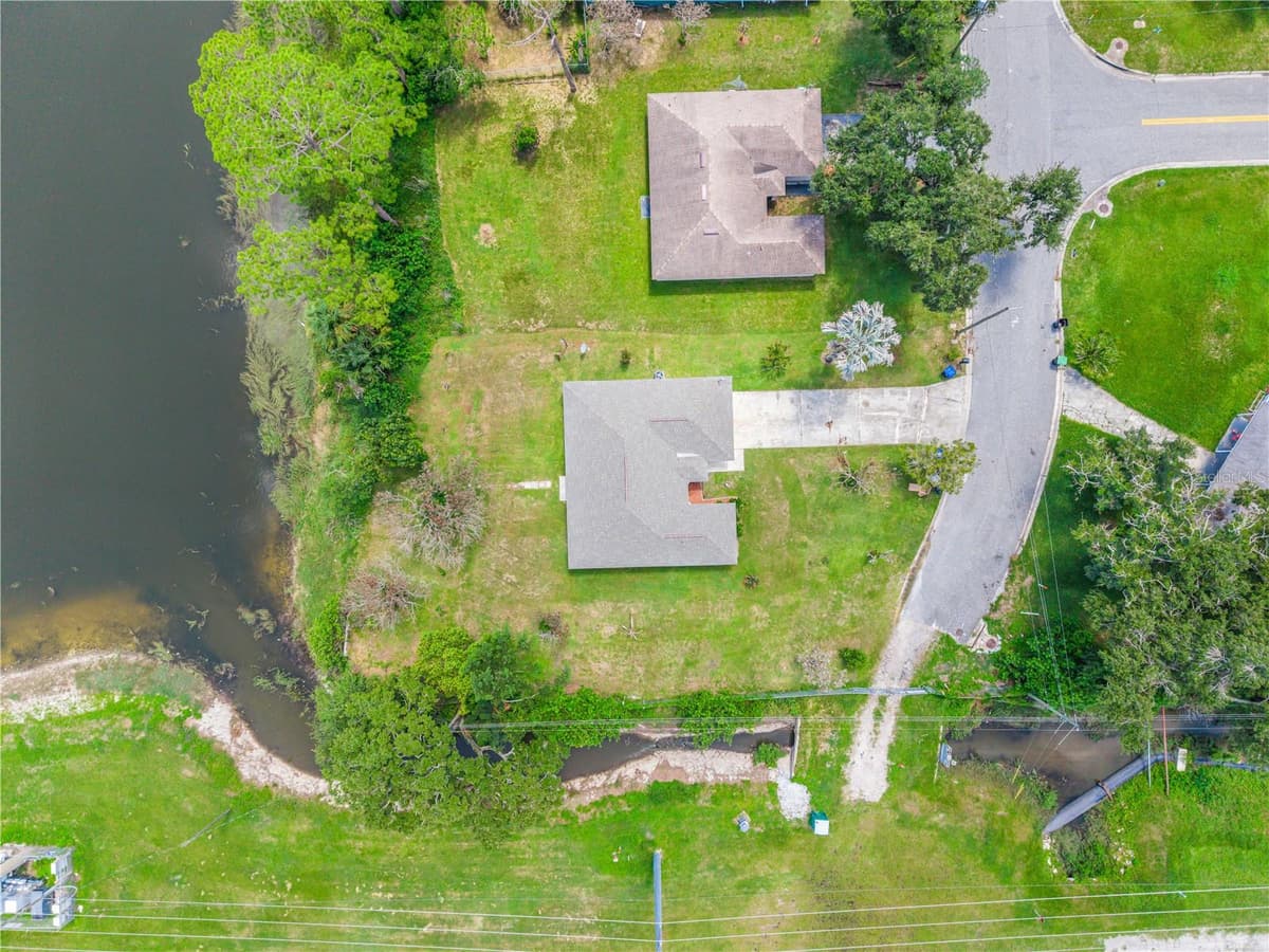 201 RONNIE CIRCLE — photo 6 of 42