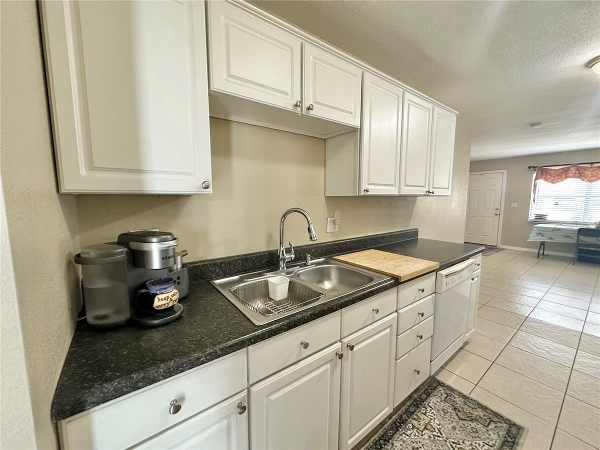 7507 CORAL VINE LANE — photo 7 of 28