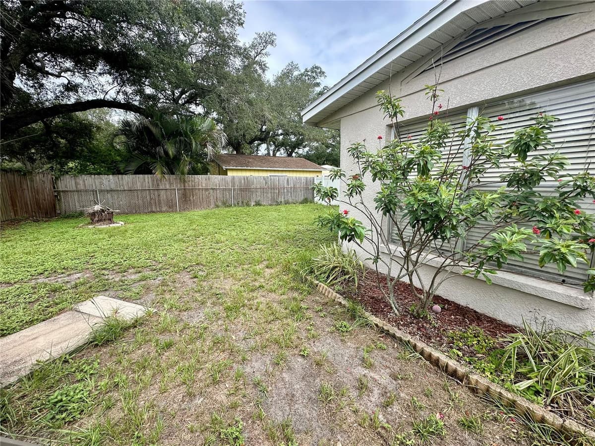 7507 CORAL VINE LANE — photo 27 of 28