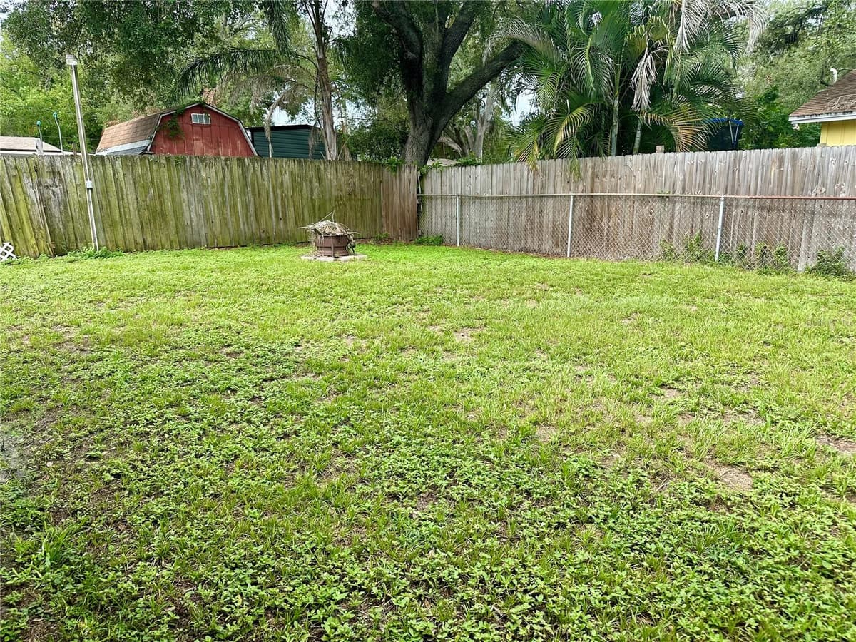 7507 CORAL VINE LANE — photo 5 of 28
