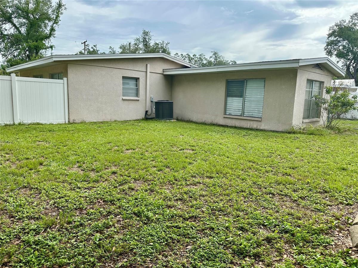 7507 CORAL VINE LANE — photo 4 of 28