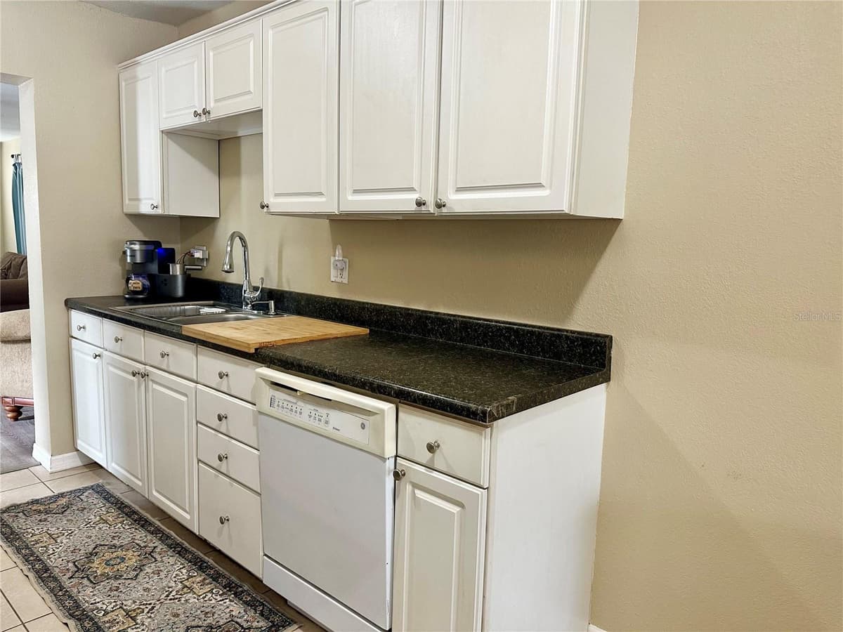 7507 CORAL VINE LANE — photo 8 of 28