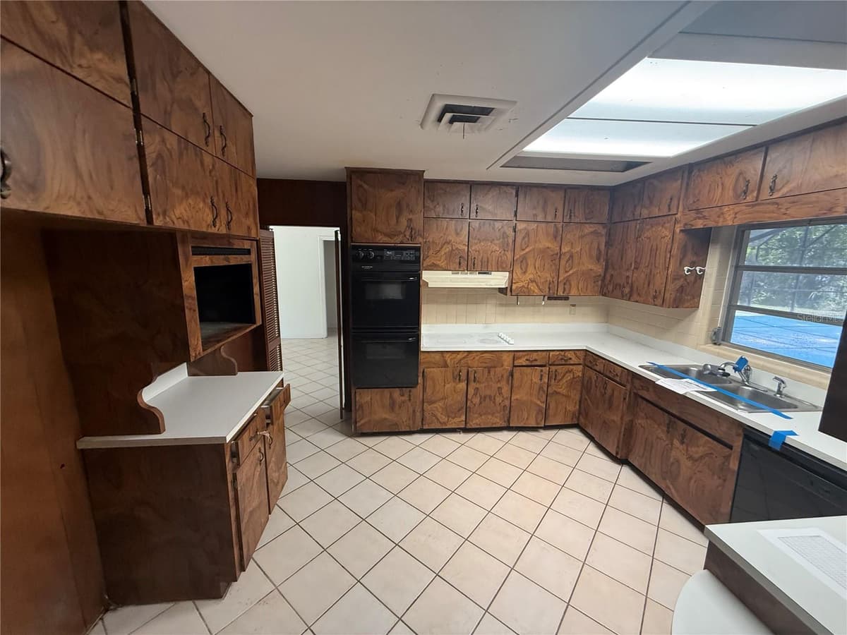 1015 MANN ROAD — photo 5 of 27