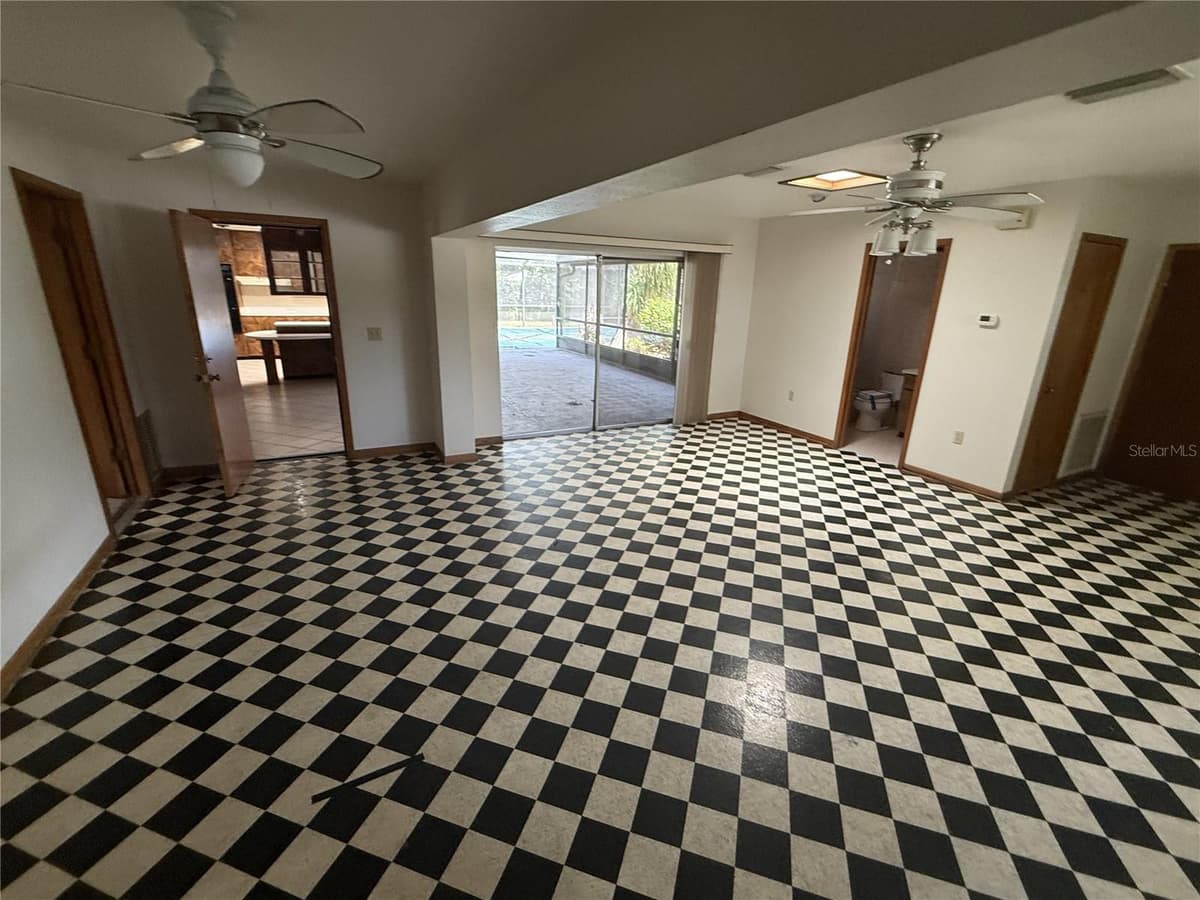 1015 MANN ROAD — photo 18 of 27