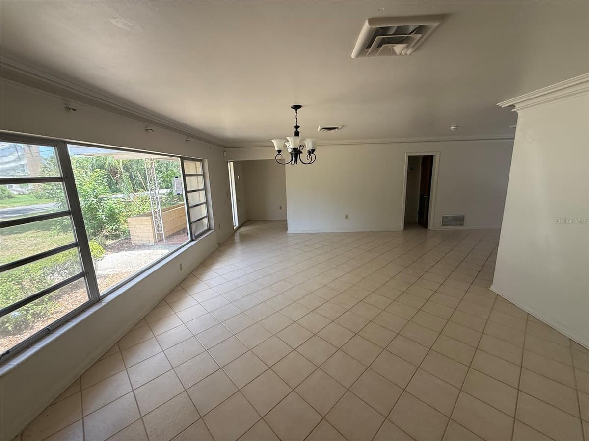 1015 MANN ROAD — photo 3 of 27