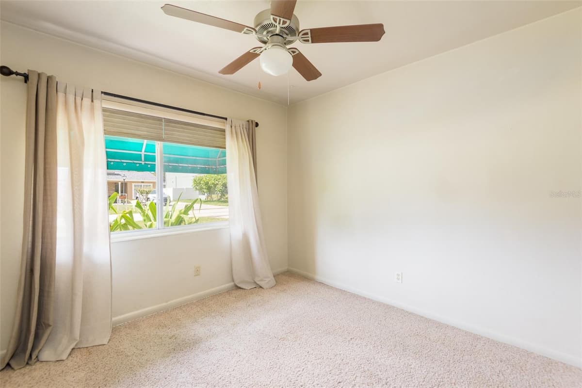 4425 BAY VILLA AVENUE — photo 14 of 18