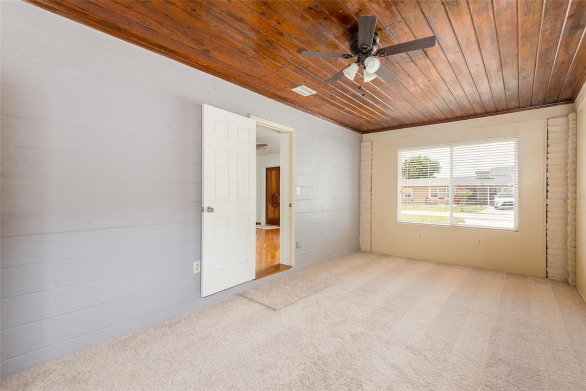 4425 BAY VILLA AVENUE — photo 9 of 18