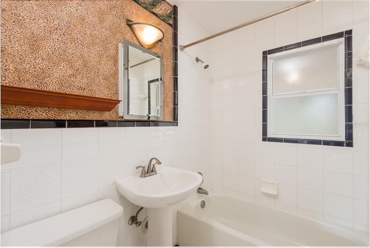 4425 BAY VILLA AVENUE — photo 15 of 18