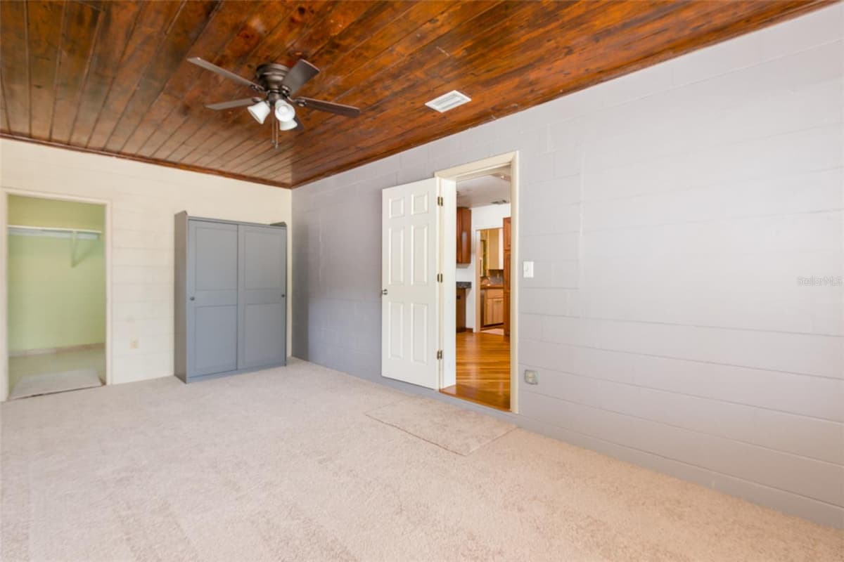 4425 BAY VILLA AVENUE — photo 8 of 18