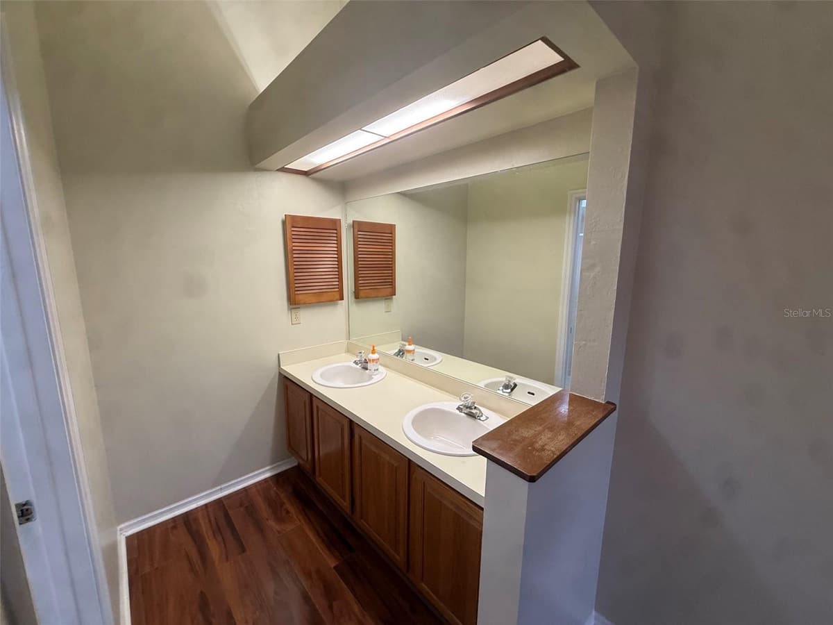 204 TERN LANE — photo 17 of 38