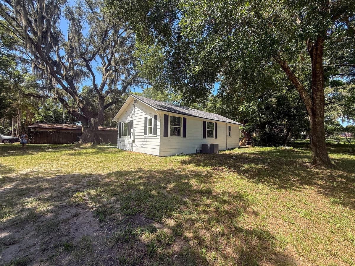 1002 TILDEN AVENUE — photo 6 of 25