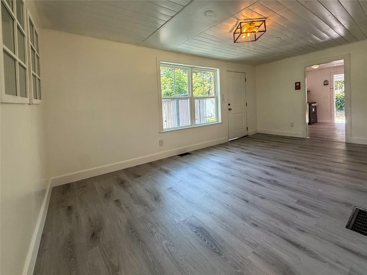 1002 TILDEN AVENUE — photo 11 of 25