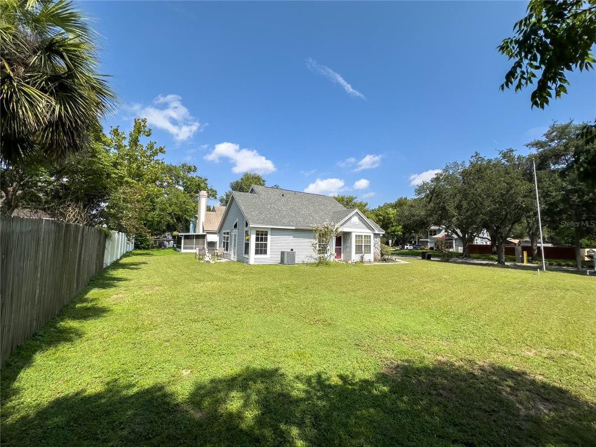 9901 ALOMA BEND LANE — photo 4 of 17