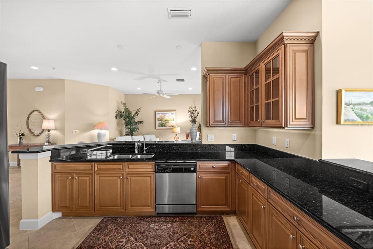 10391 GLASTONBURY CIRCLE — photo 13 of 67