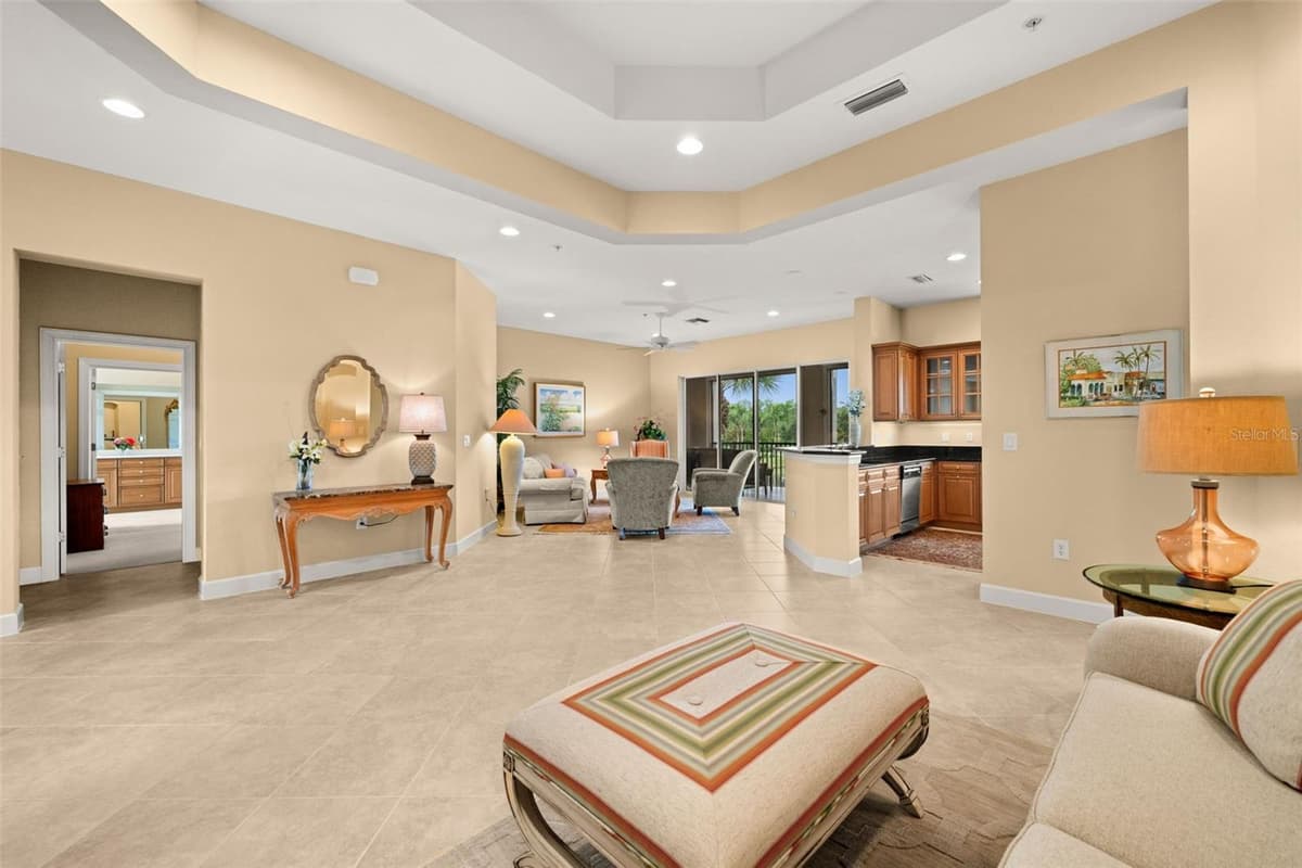 10391 GLASTONBURY CIRCLE — photo 11 of 67