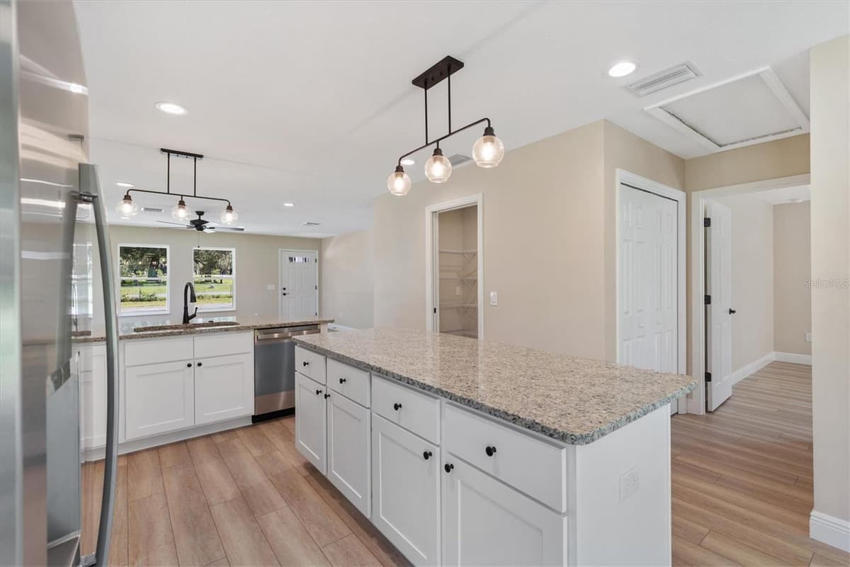 533 ANDERSON AVENUE — photo 10 of 37