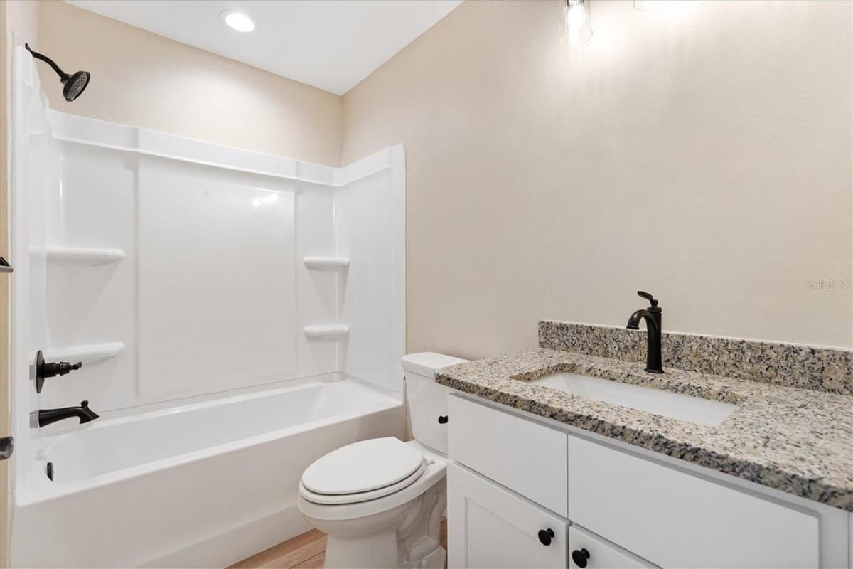 533 ANDERSON AVENUE — photo 23 of 37