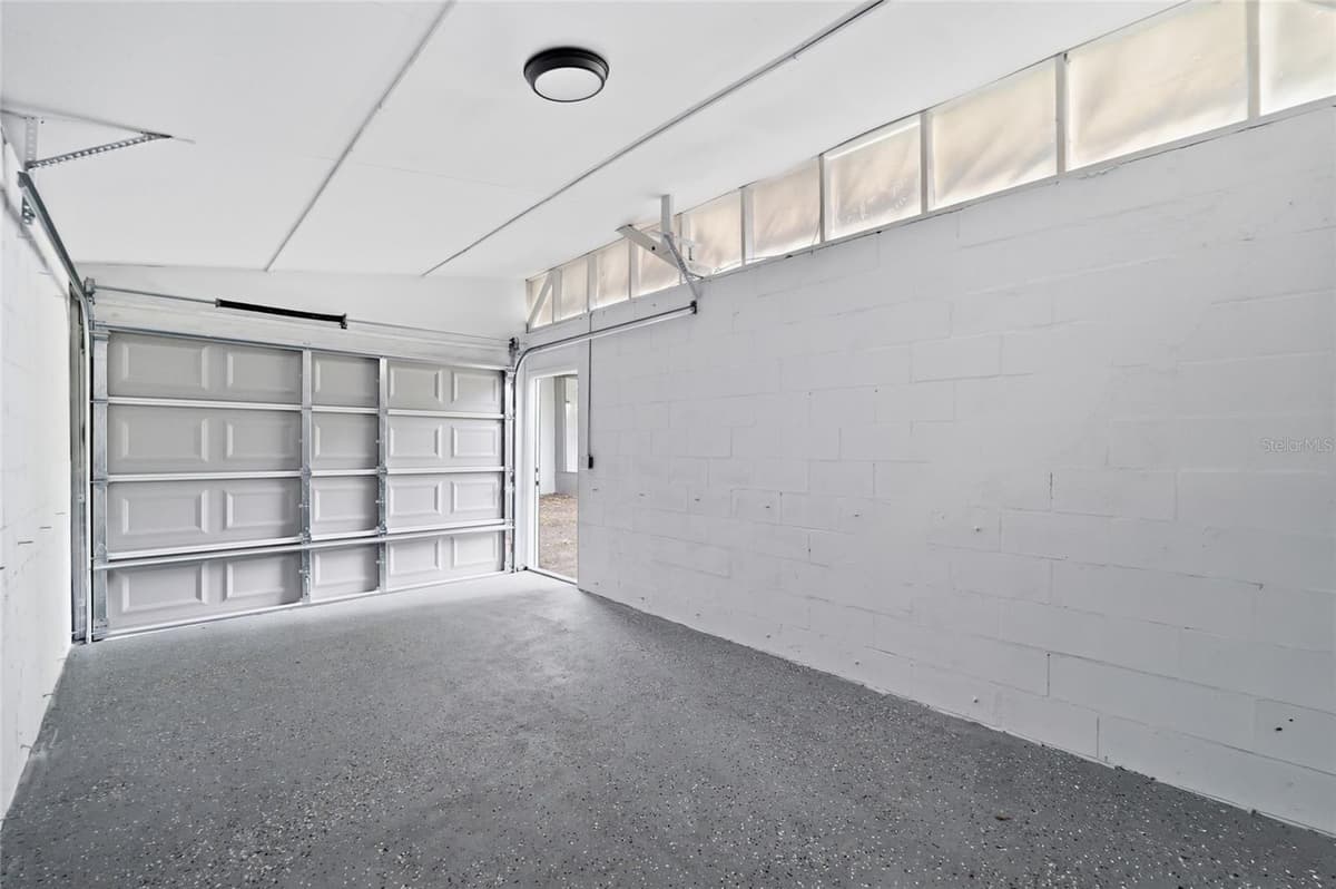 2419 RIDGEVIEW DRIVE — photo 33 of 38