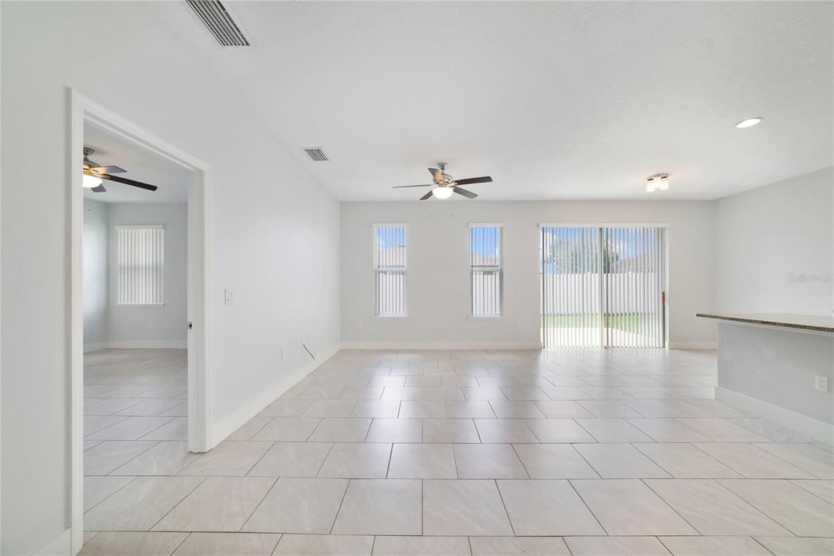 128 WILLOW DRIVE — photo 17 of 24