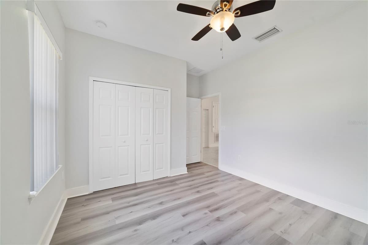 128 WILLOW DRIVE — photo 11 of 24