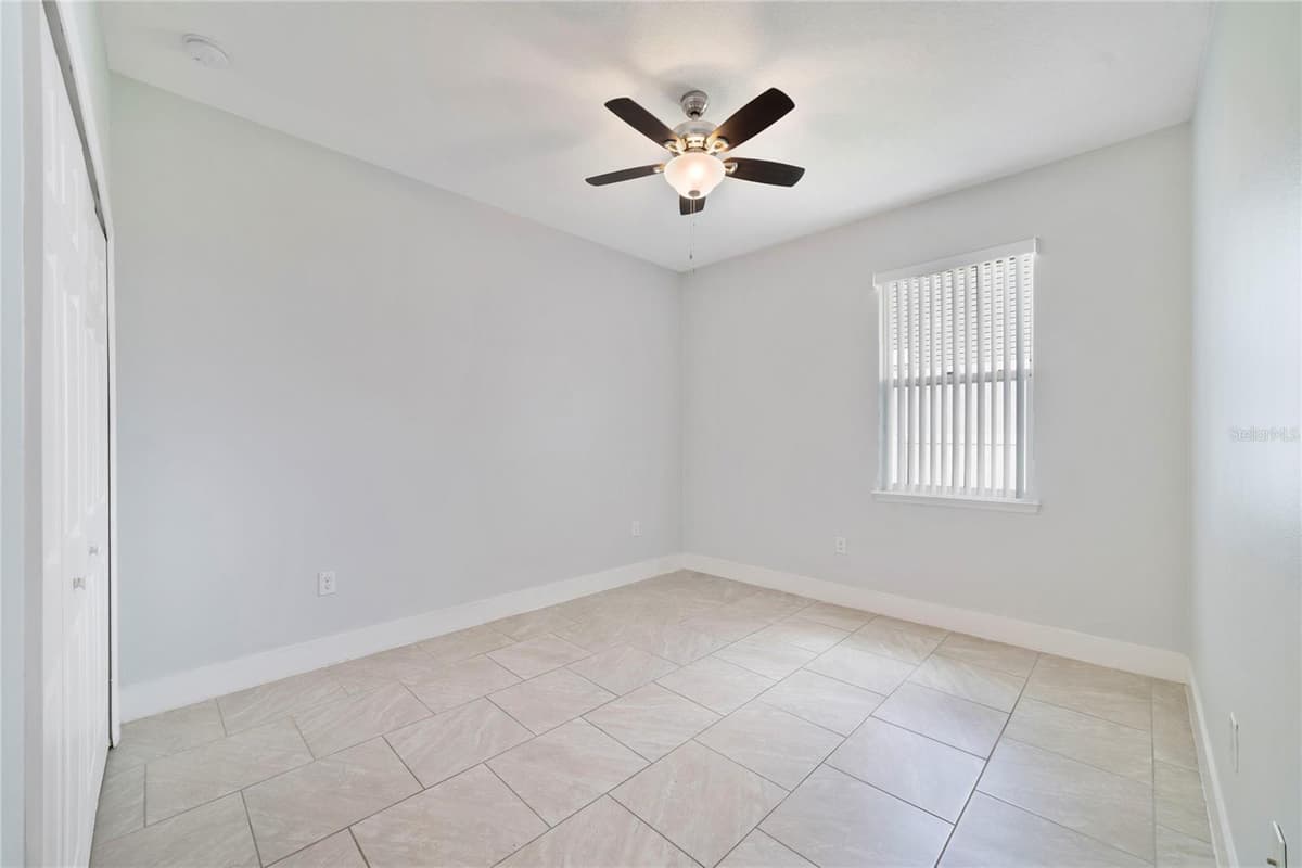 128 WILLOW DRIVE — photo 13 of 24