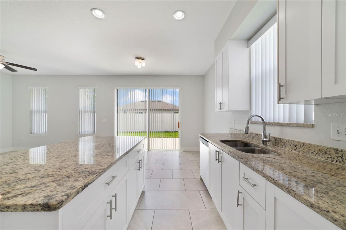 128 WILLOW DRIVE — photo 4 of 24