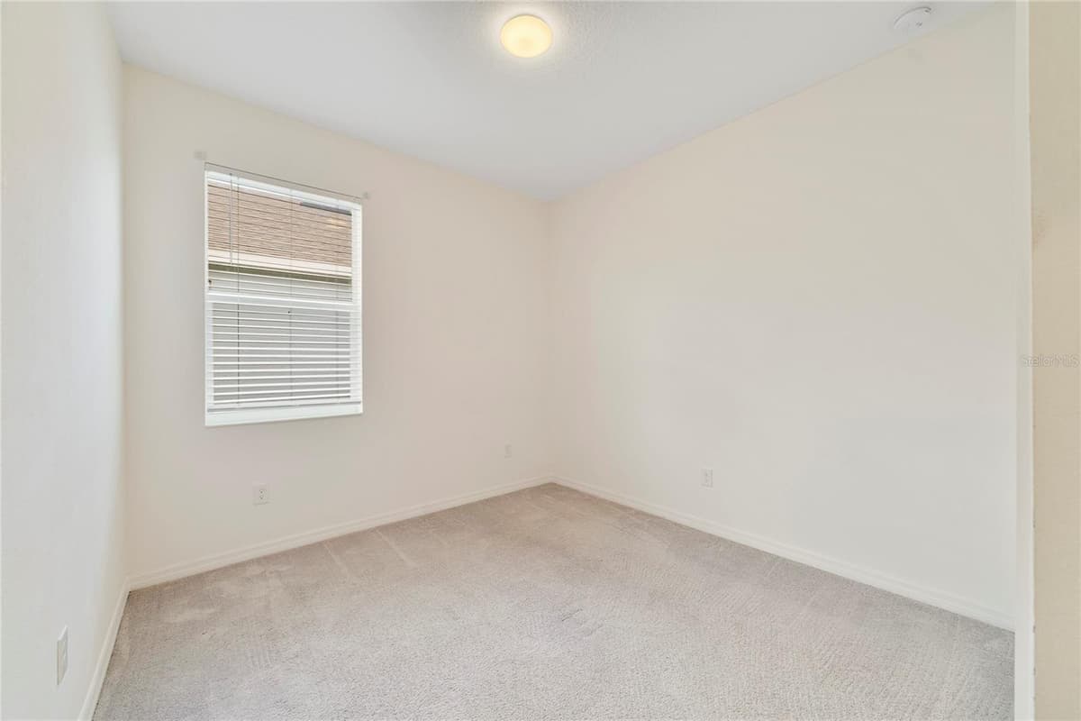 662 FAIRVIEW AVENUE — photo 4 of 12