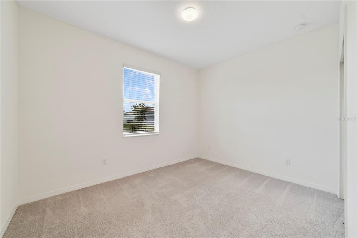 662 FAIRVIEW AVENUE — photo 2 of 12