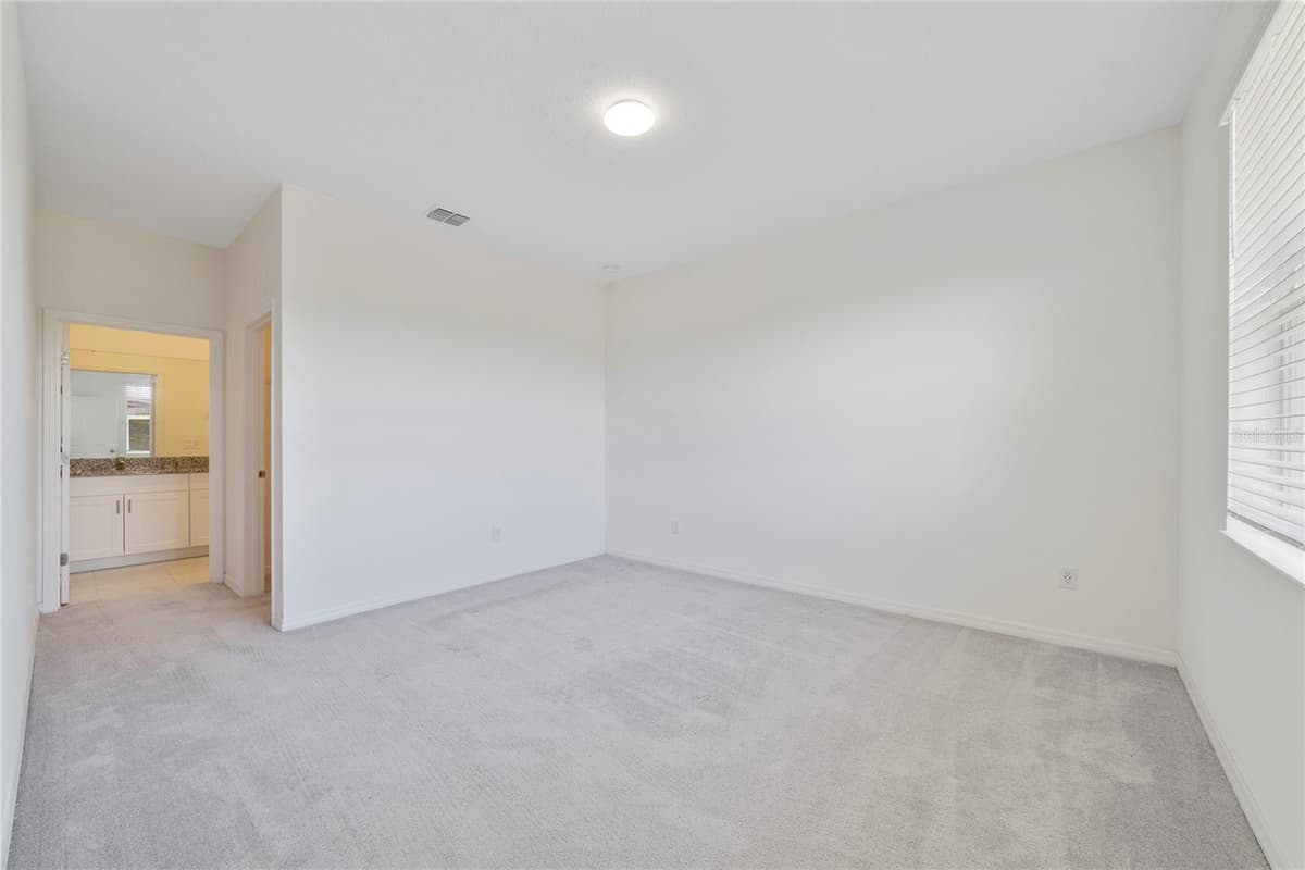 662 FAIRVIEW AVENUE — photo 10 of 12