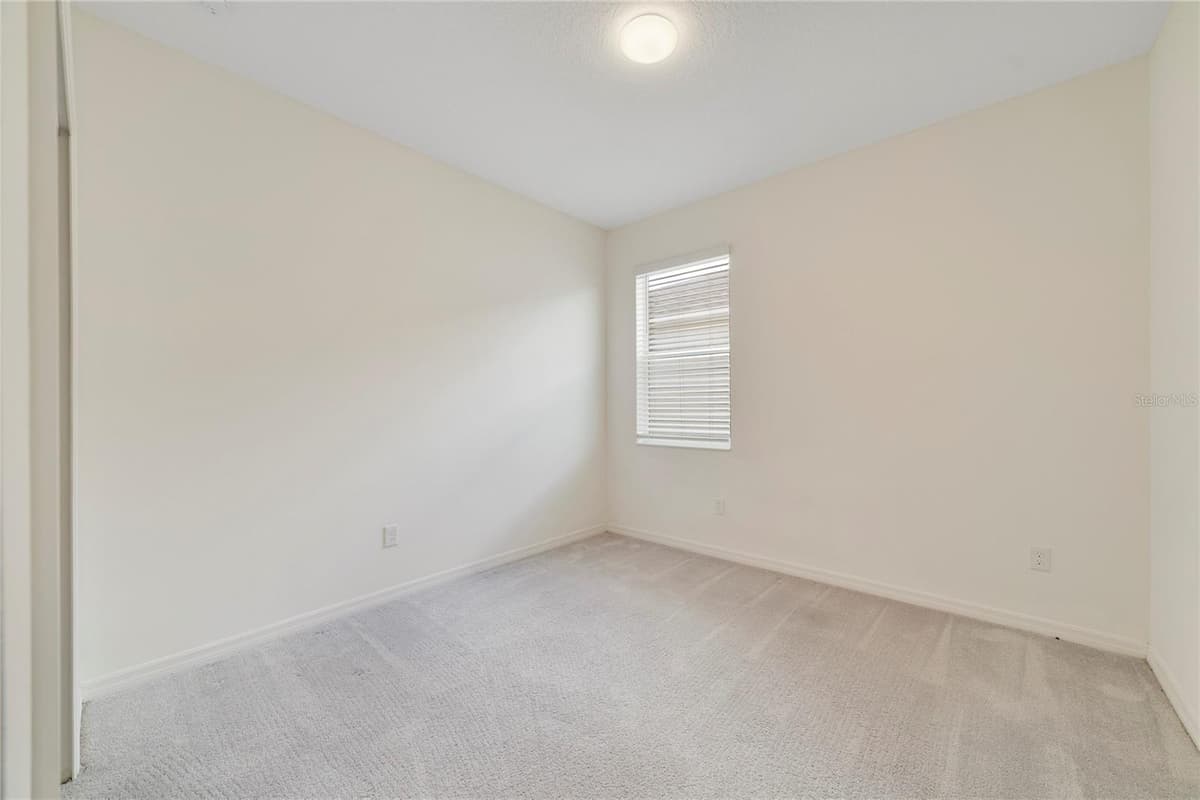 662 FAIRVIEW AVENUE — photo 5 of 12