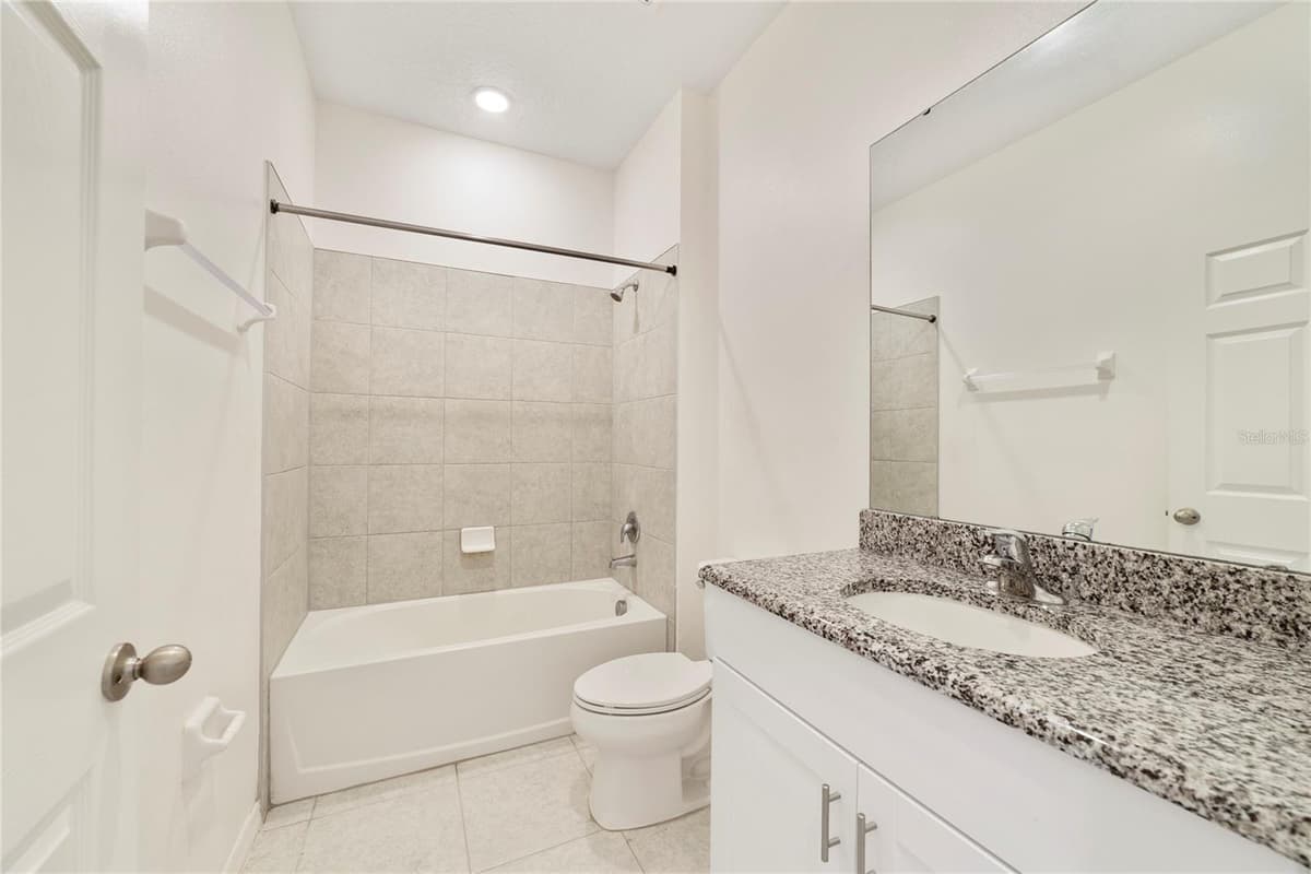662 FAIRVIEW AVENUE — photo 3 of 12