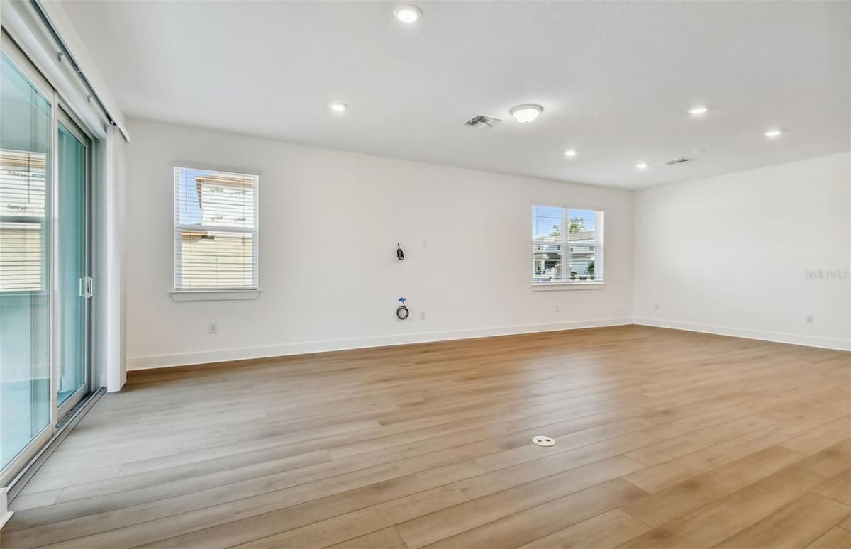 33433 BARNEBROOK DRIVE — photo 10 of 36