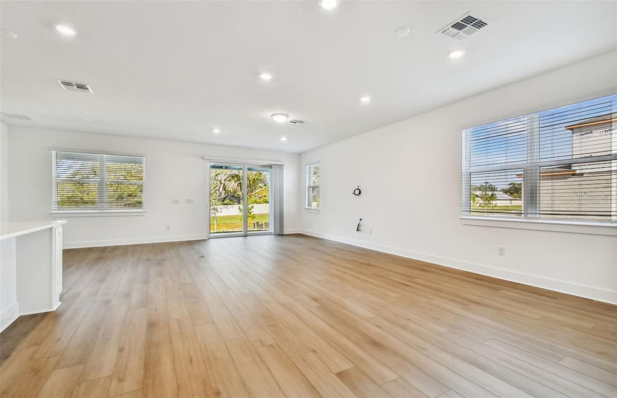 33433 BARNEBROOK DRIVE — photo 9 of 36