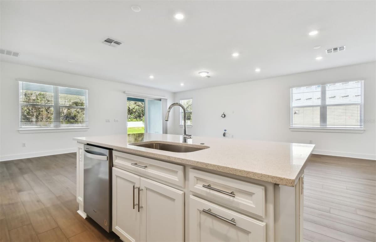 33433 BARNEBROOK DRIVE — photo 7 of 36