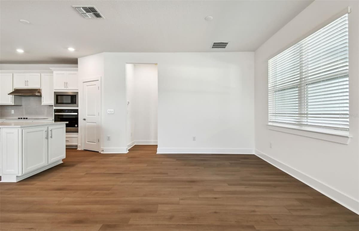 33433 BARNEBROOK DRIVE — photo 8 of 36