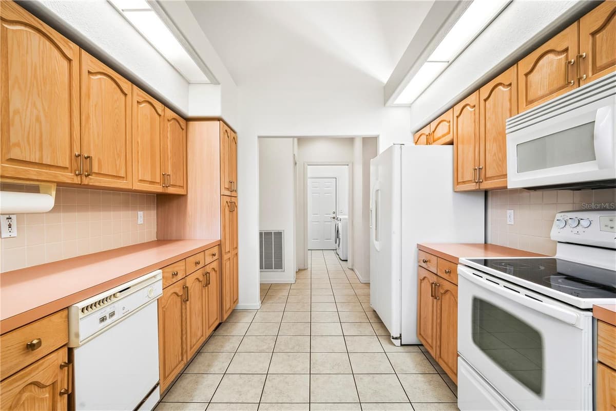 9415 ASHLEY DRIVE — photo 41 of 70