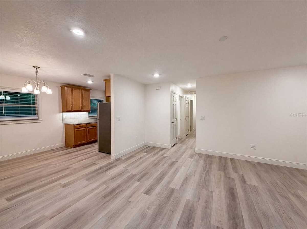 3444 VALEVIEW DRIVE — photo 8 of 25