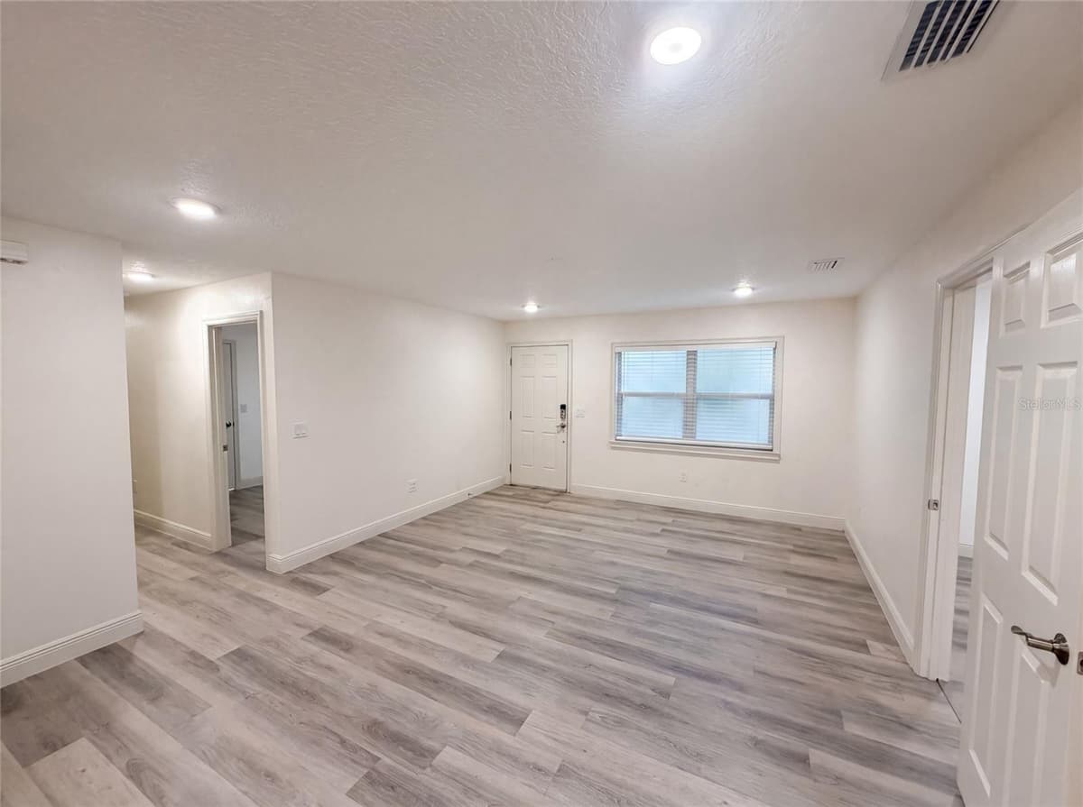 3444 VALEVIEW DRIVE — photo 3 of 25