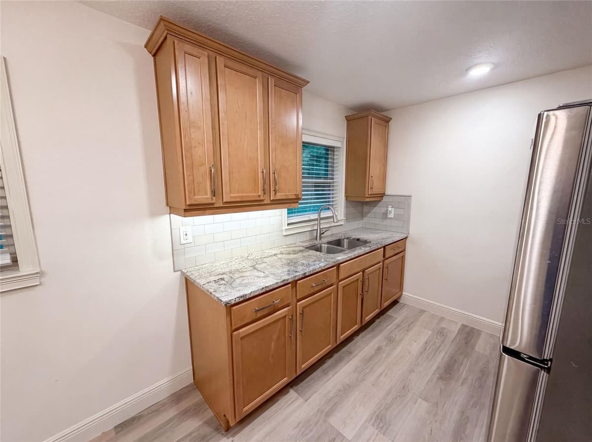 3444 VALEVIEW DRIVE — photo 9 of 25