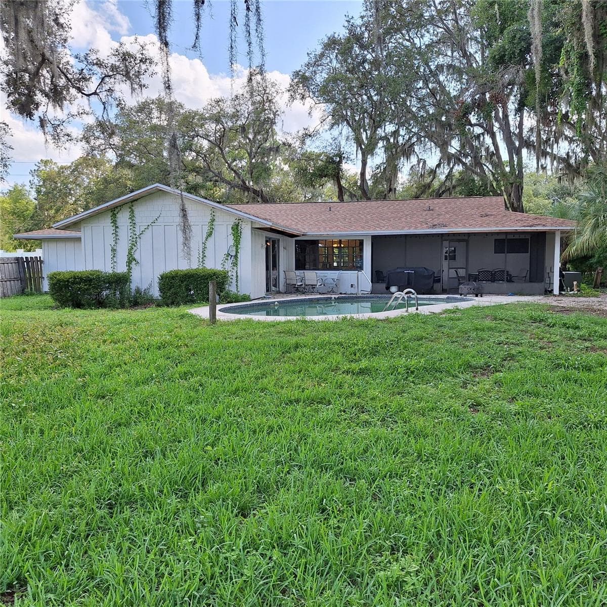 10012 LAKE LOUISA ROAD — photo 24 of 27