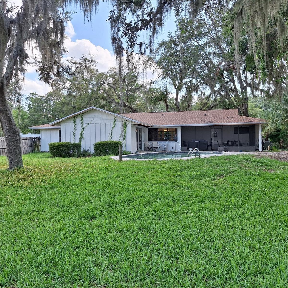 10012 LAKE LOUISA ROAD — photo 22 of 27