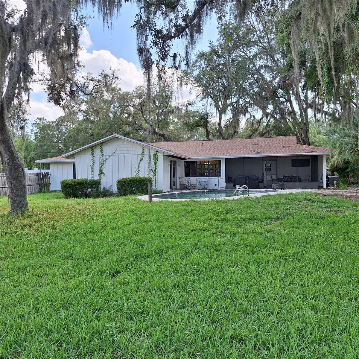 10012 LAKE LOUISA ROAD — photo 23 of 27