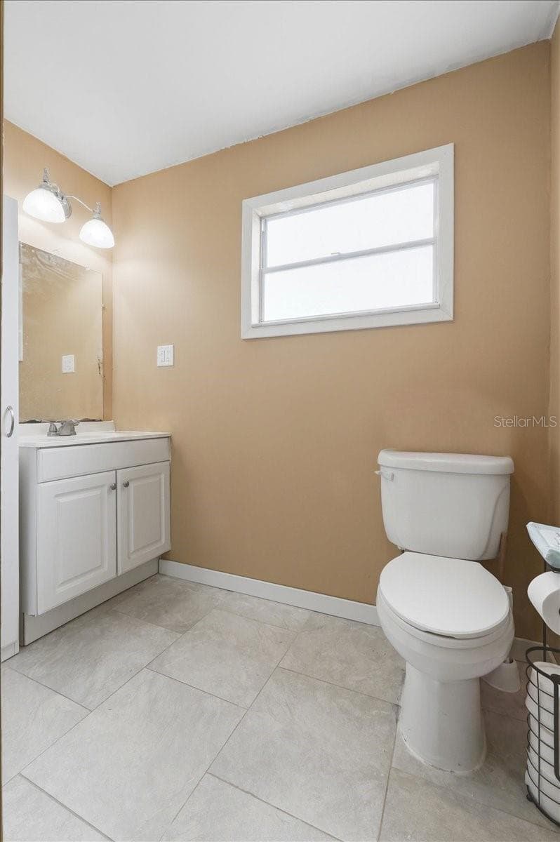 675 BAY AVENUE — photo 19 of 47