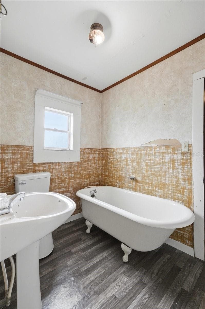 675 BAY AVENUE — photo 22 of 47