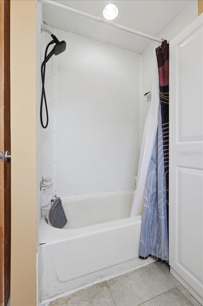 675 BAY AVENUE — photo 18 of 47