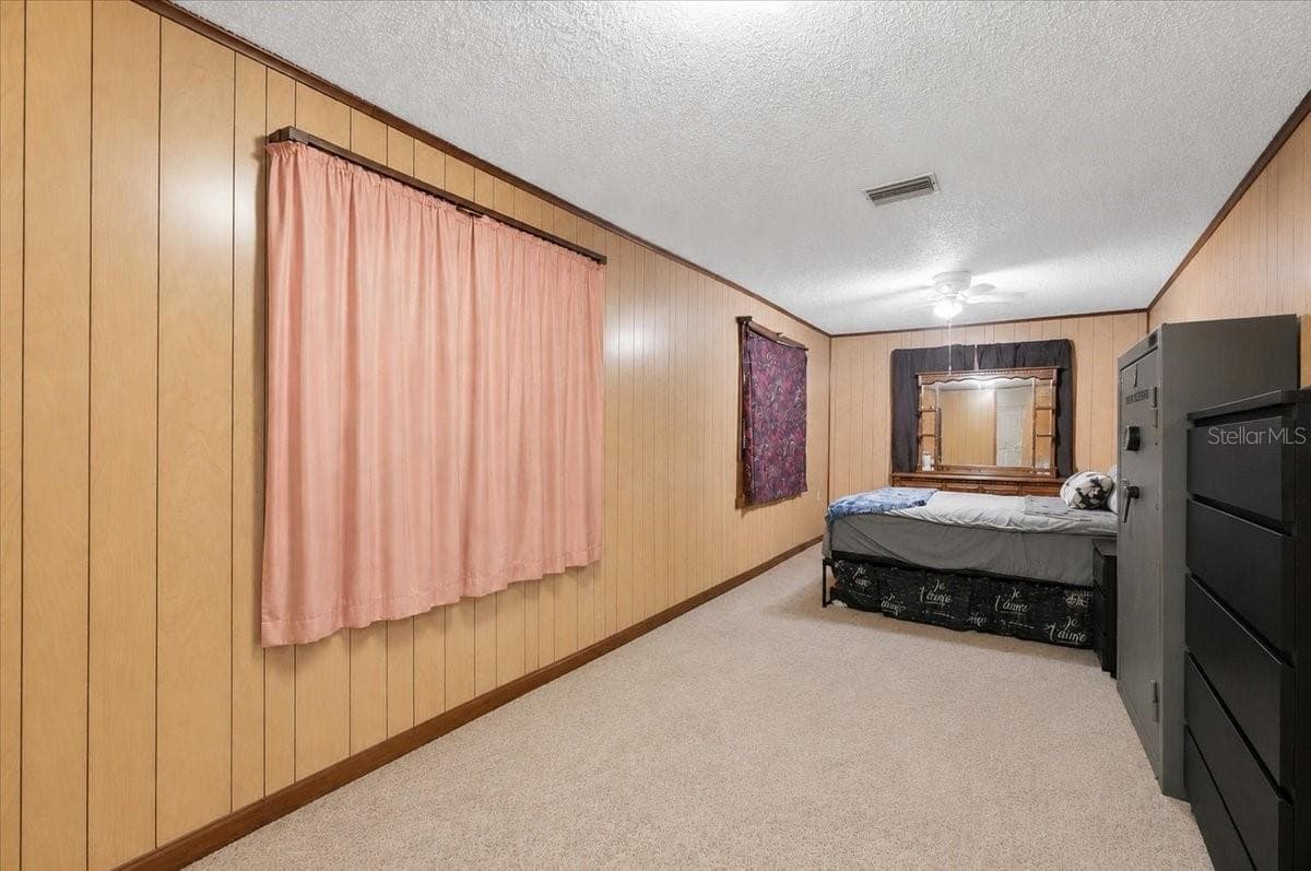 675 BAY AVENUE — photo 17 of 47