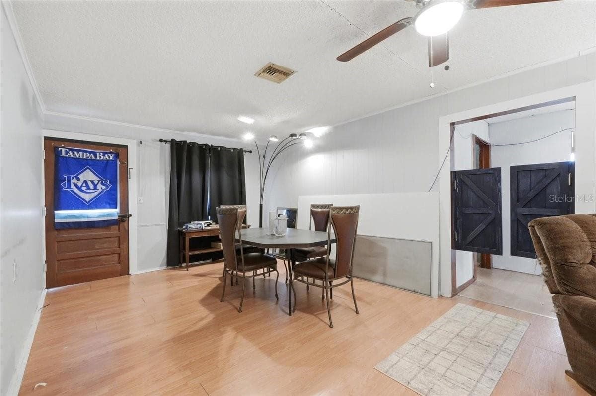 675 BAY AVENUE — photo 13 of 47