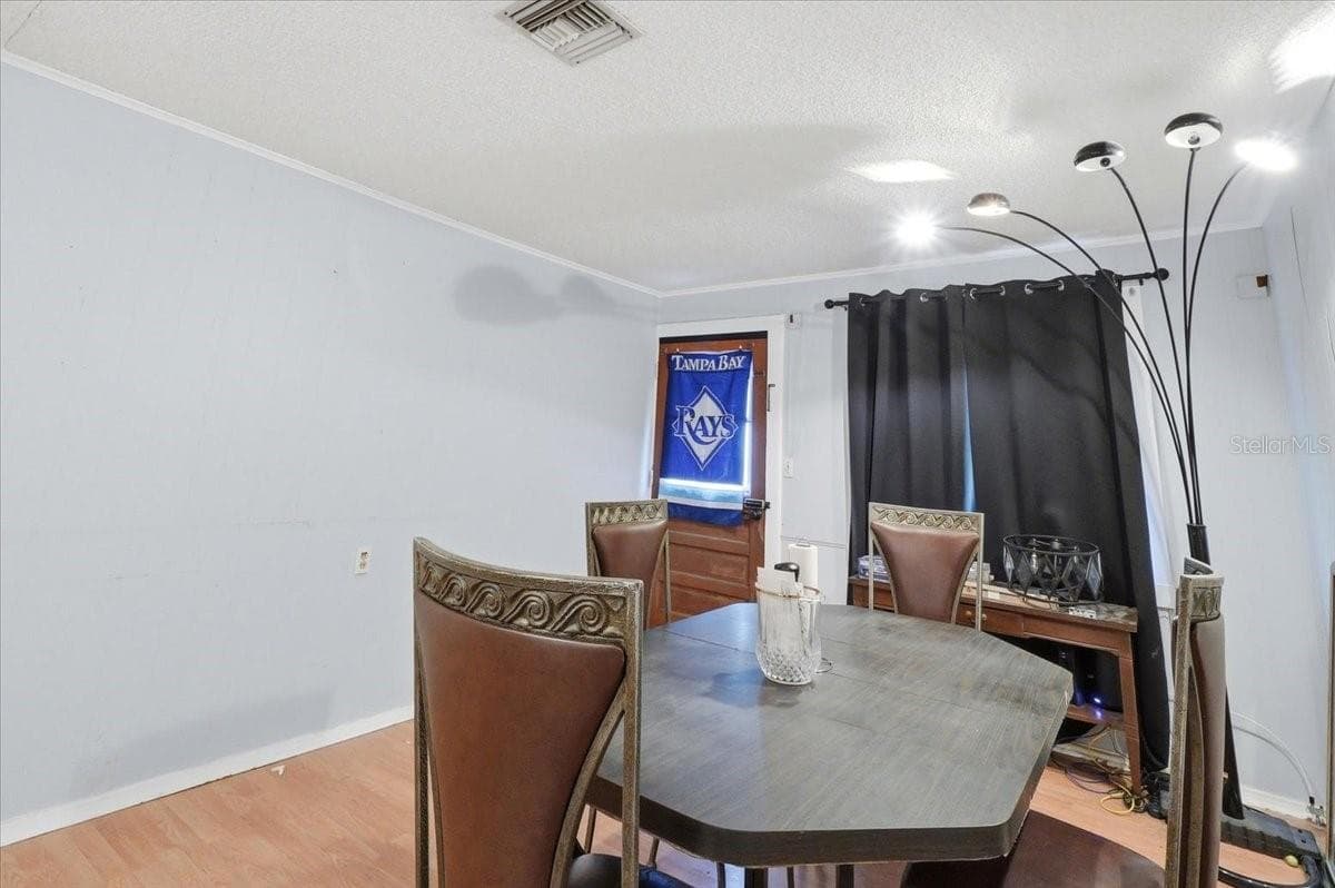 675 BAY AVENUE — photo 14 of 47