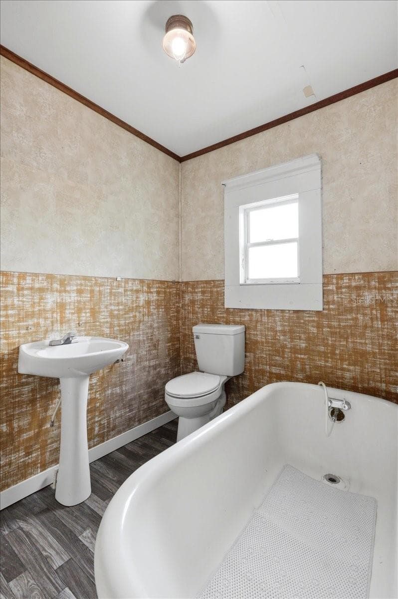 675 BAY AVENUE — photo 23 of 47